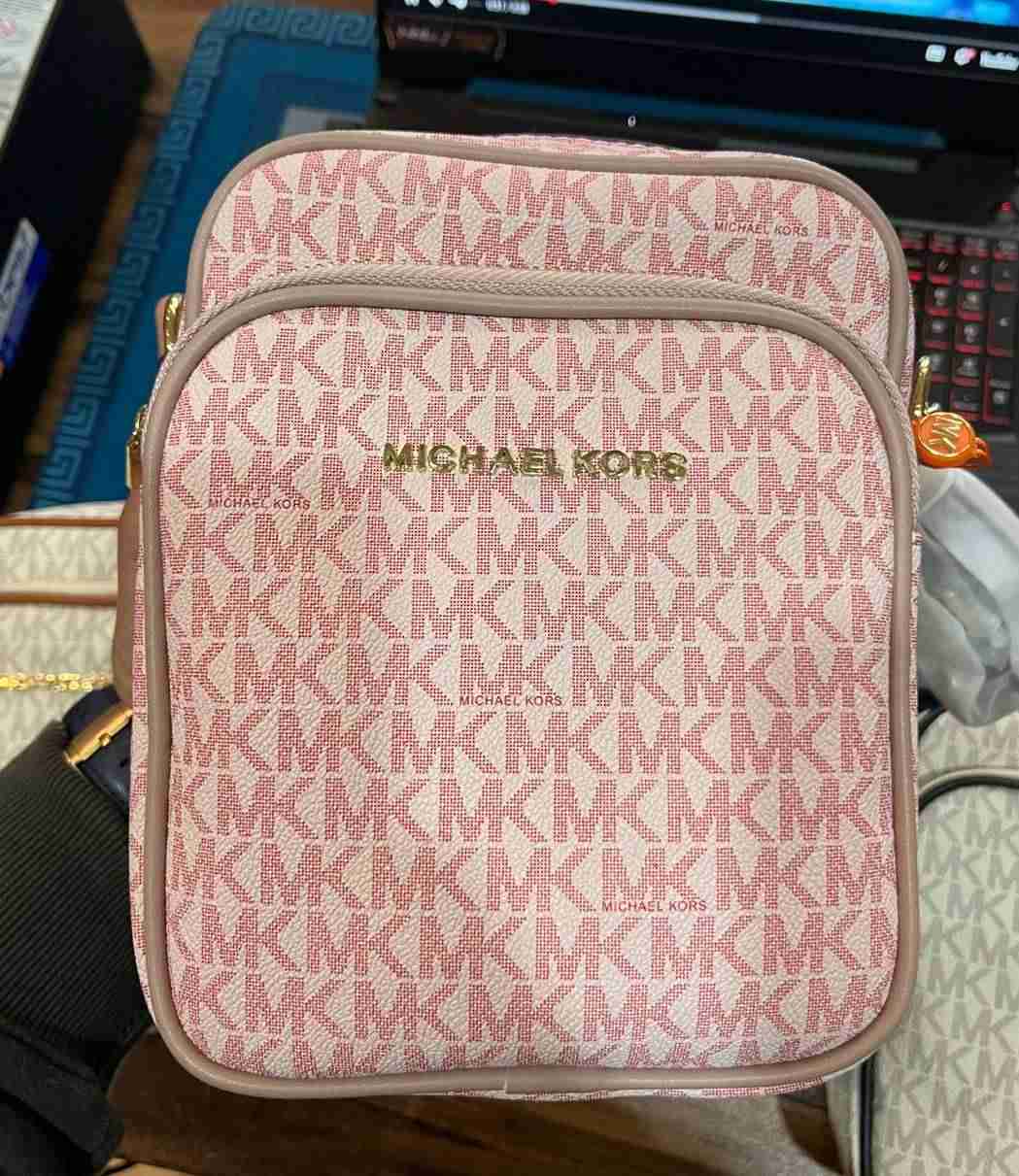 Michael Kors pink side bag