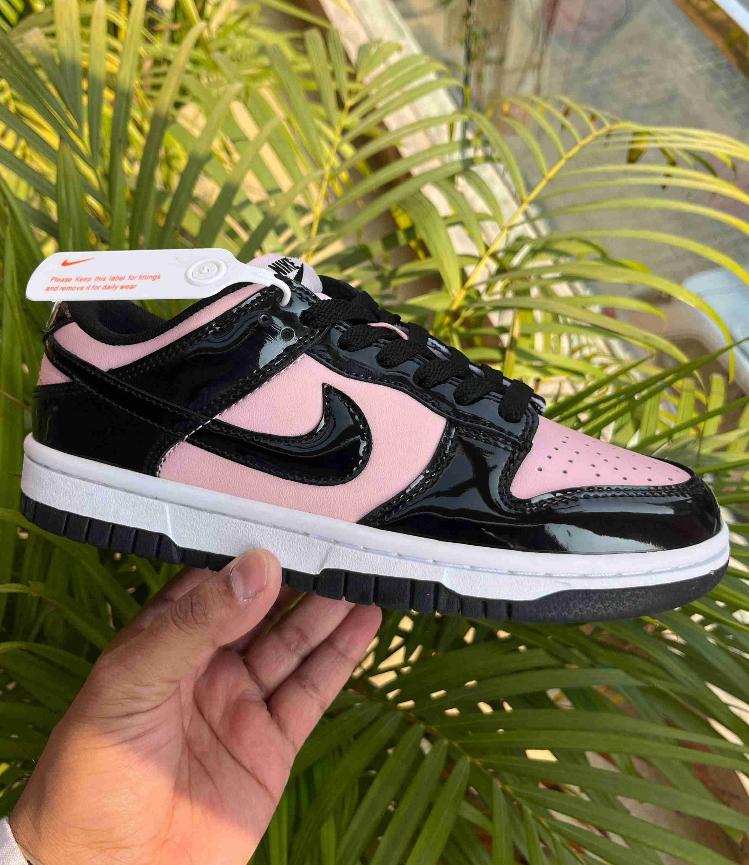 Nike SB dunk pink black